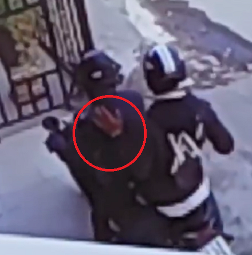 Camera hé lộ điều bất ngờ về nghi phạm nổ súng cướp tiệm vàng ở Hóc Môn