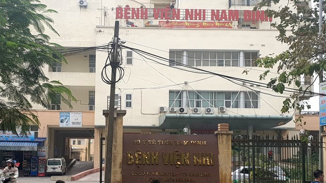 Vụ ăn bớt thuốc của bệnh nhi ở Nam Định: Thêm 2 điều dưỡng bị cấm khỏi nơi cư trú