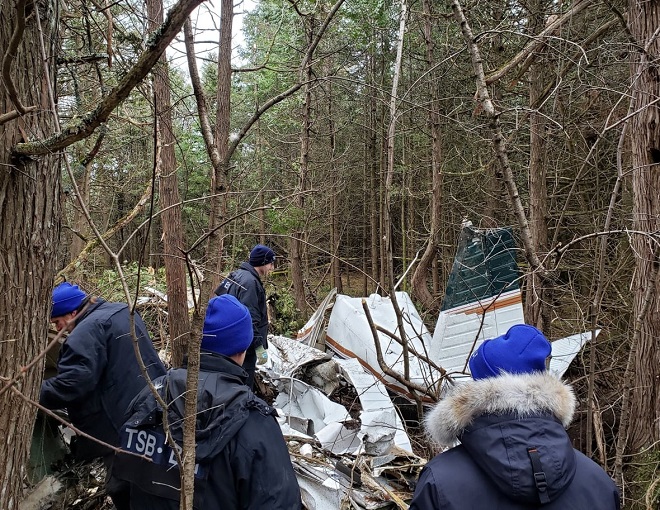 Máy bay rơi ở Canada, cả gia đình 5 người thiệt mạng