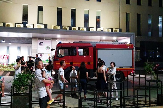 Chung cư Xi Grand Court bốc cháy dữ dội, hàng trăm người tháo chạy trong đêm
