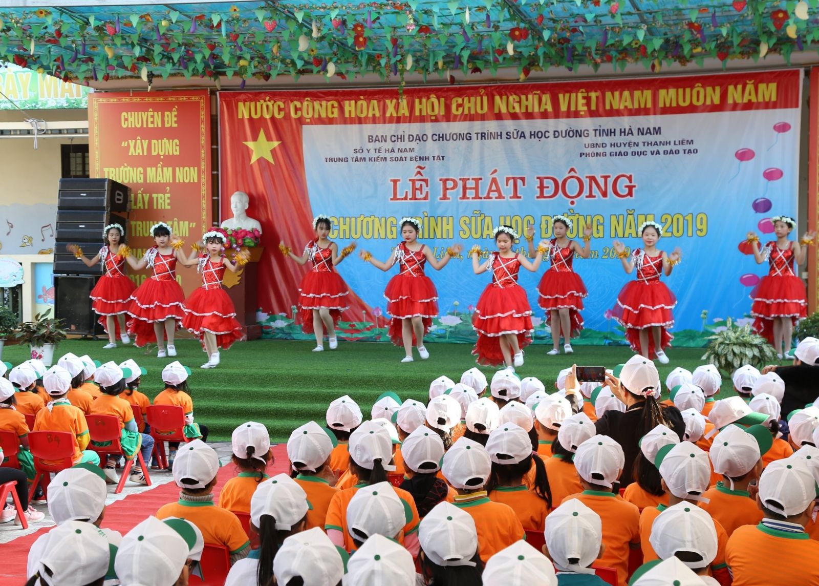 Tỉnh Hà Nam tổ chức lễ phát động chương trình sữa học đường