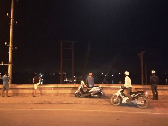 Sập trụ cầu tạm ở Hòa Bình, 4 công nhân bị hất văng xuống sông Đà, 1 người tử vong