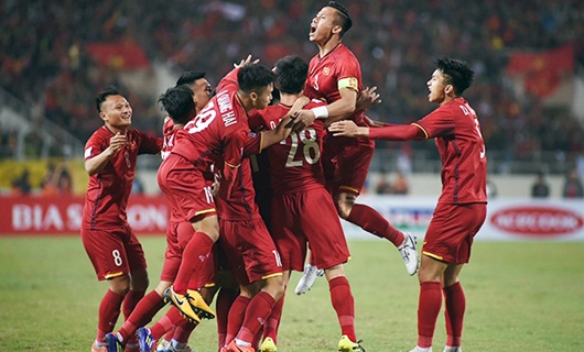 ĐT Việt Nam bỏ xa 'kình địch' Thái Lan trên BXH FIFA