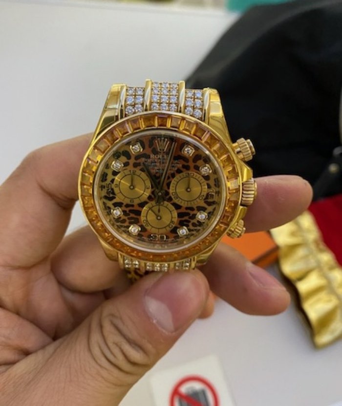 Tiếp viên Vietnam Airlines trả lại nhẫn kim cương, đồng hồ Rolex cho khách Campuchia