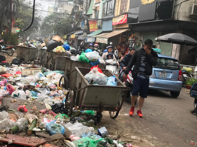 Người dân phố An Dương (Tây Hồ - Hà Nội) phải sống chung với rác đến bao giờ?