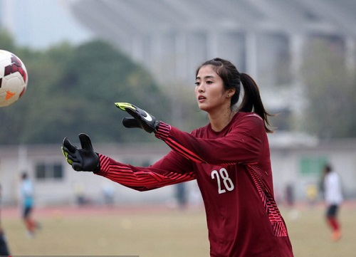 Hoàng Thị Loan được báo Thái xếp vào Top 10 nữ cầu thủ xinh đẹp nhất châu Á