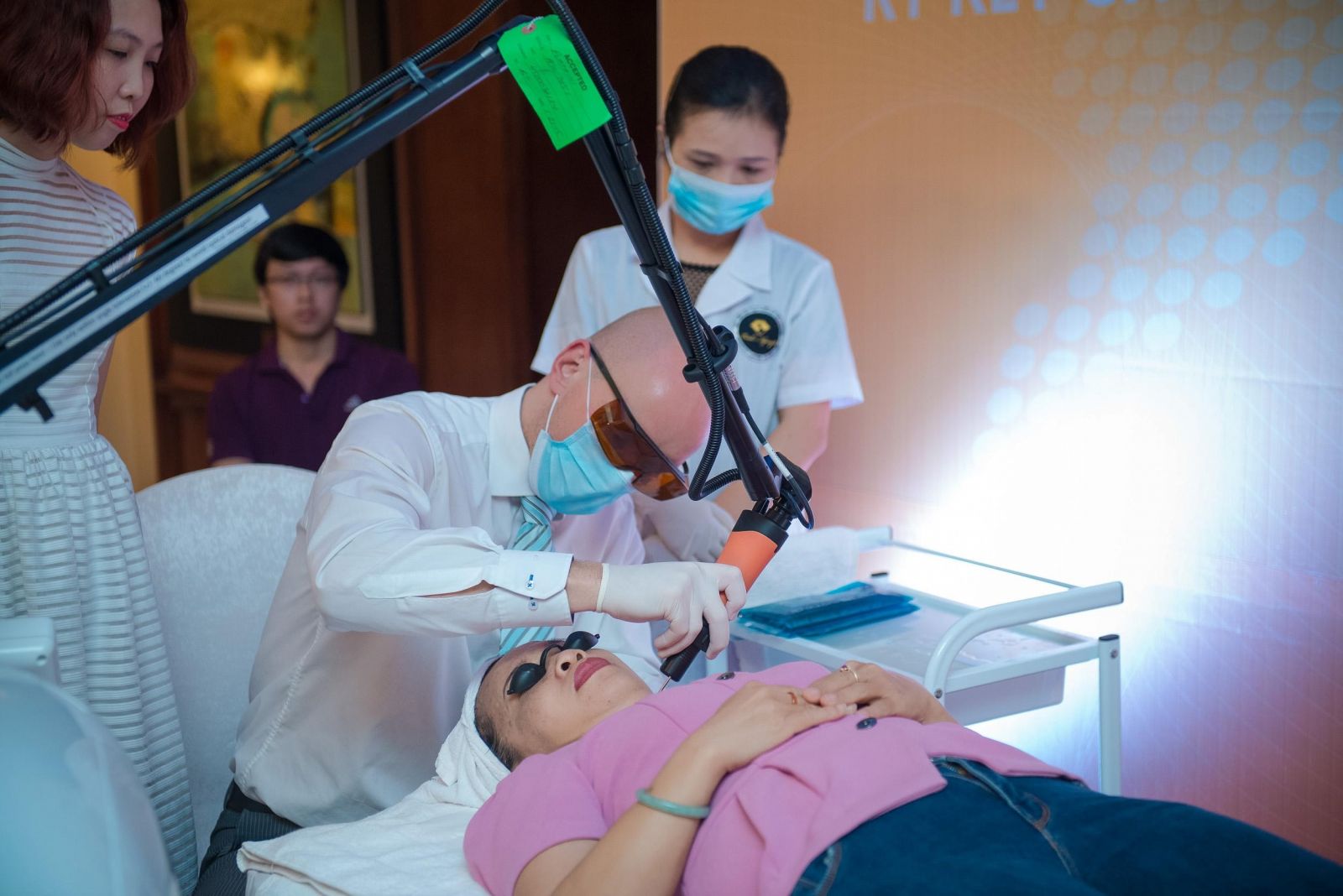 Trị nám bằng laser có tốt không?