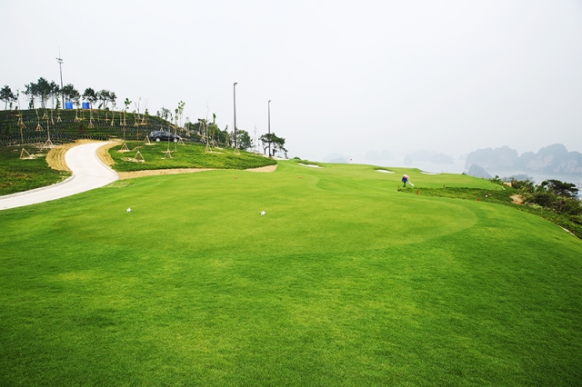 Sân Golf Vân Trì thông báo dừng hoạt động vì có bệnh nhân thứ 21 ghé qua