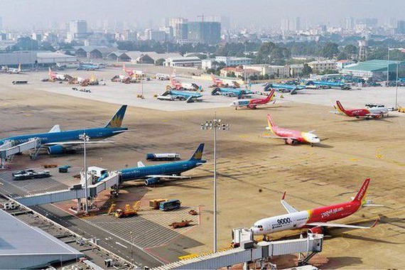 Tạm dừng đưa công dân Việt Nam từ nước ngoài về sân bay Tân Sơn Nhất