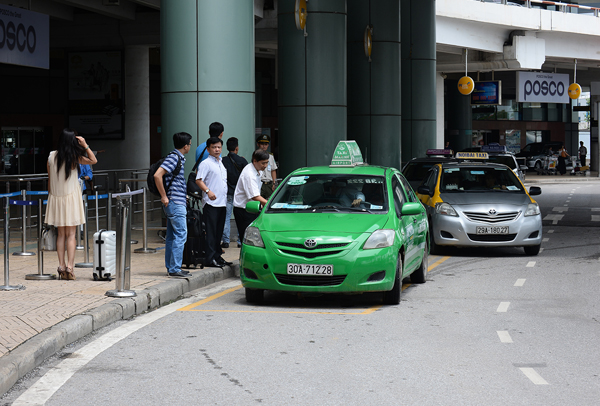 Hà Nội: Dừng hoạt động taxi đón khách tại sân bay Nội Bài