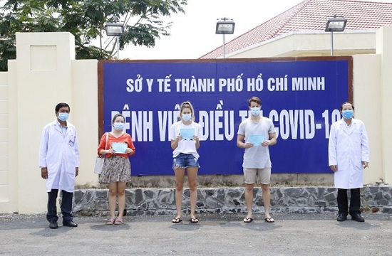 Thêm 4 bệnh nhân mắc Covid-19 được công bố khỏi bệnh, tỉ lệ khỏi bệnh ở Việt Nam đạt 50%