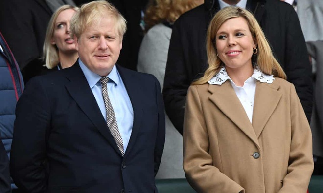 Thủ tướng Anh và vợ chưa cưới hạnh phúc chào đón con trai đầu lòng