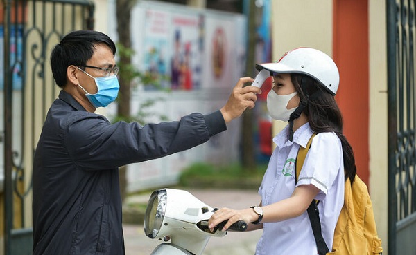 Sáng nay 4/5, học sinh tại 63 tỉnh thành đi học trở lại 