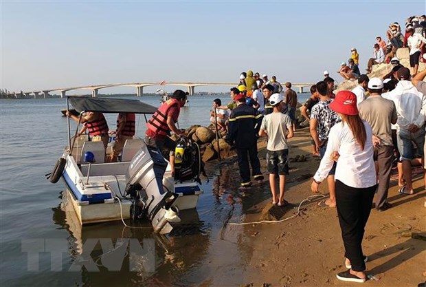 Tìm được thi thể nạn nhân thứ 3 trong vụ lật thuyền trên sông Thu Bồn