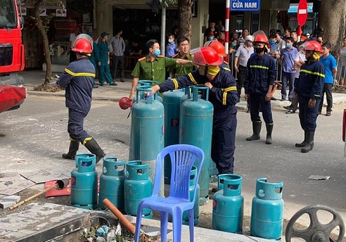 Nổ bình gas tại Hà Nội, 3 người bị thương