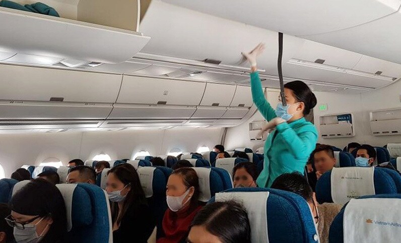 Nữ hành khách chửi bới, làm loạn trên máy bay chỉ vì chuyện dựng thẳng ghế
