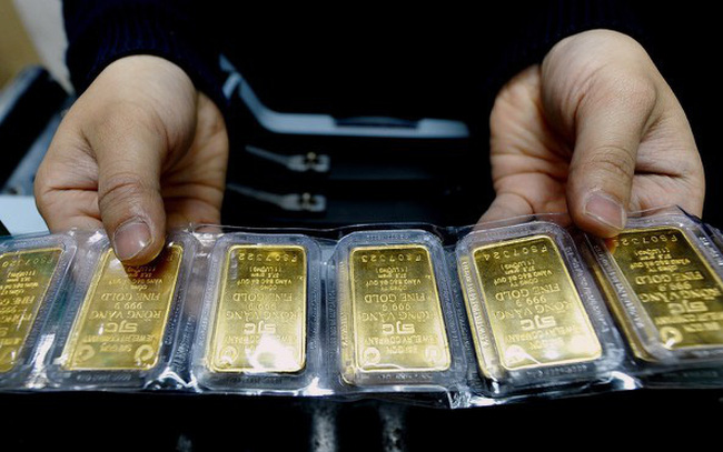 Giá vàng hôm nay (1/6) tăng mạnh, vượt mốc 49 triệu đồng/lượng