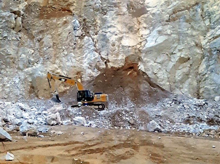 Tìm thấy thi thể thứ 3 trong vụ sập mỏ đá ở Điện Biên