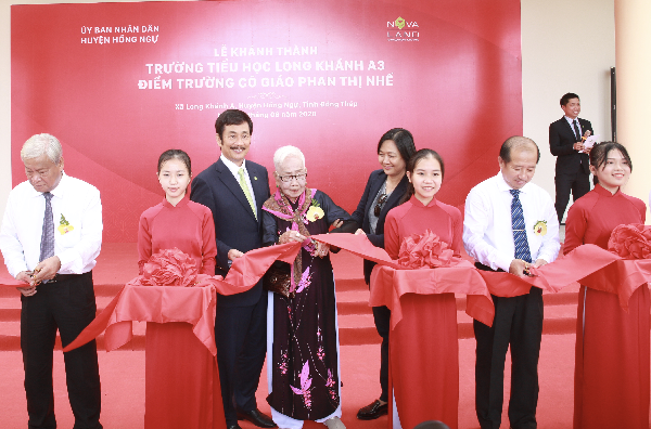Chung niềm hân hoan đón chào ngôi trường mới - Trường Tiểu học Long Khánh A3 - Điểm trường Cô giáo Phan Thị Nhế