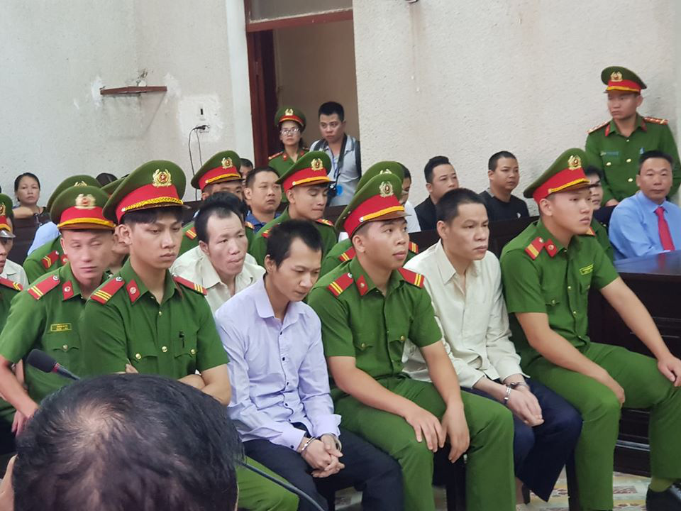 Phúc thẩm vụ nữ xinh giao gà ở Điện Biên: Bùi Thị Kim Thu tóc bạc trắng tới tòa