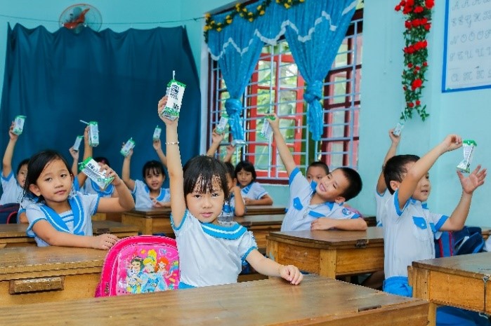 Sữa học đường Quảng Nam: Học sinh miền núi được uống sữa miễn phí