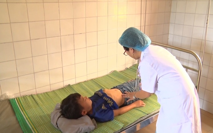 85 học sinh  ở Lào Cai nhập viện nghi ngộ độc thức ăn