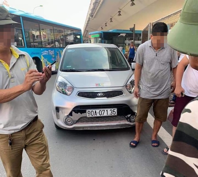 Danh tính tài xế ô tô kéo lê CSGT hàng chục mét ở Hà Nội