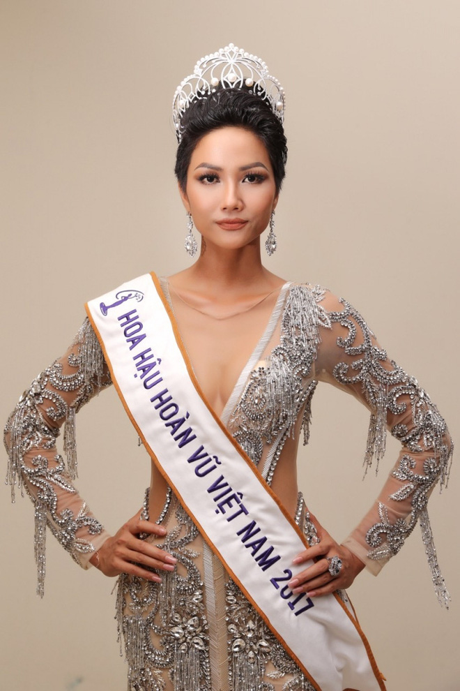 Hoa hậu H'Hen Niê đáp trả cực gắt khi bị dân mạng phân biệt chủng tộc