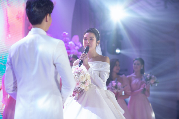 Á hậu Thuý Vân chính thức xác nhận mang bầu trong lễ cưới