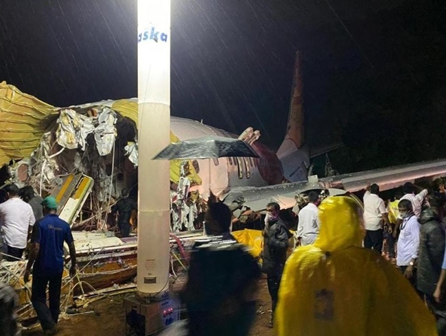 Vụ tai nạn máy bay ở Ấn Độ: Tìm thấy hộp đen của máy bay Boeing 737