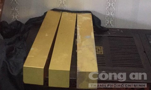 Bắt tạm giam 'nhà ngoại cảm' tuyên bố có 27 tấn vàng, bịa chuyện để lừa đảo