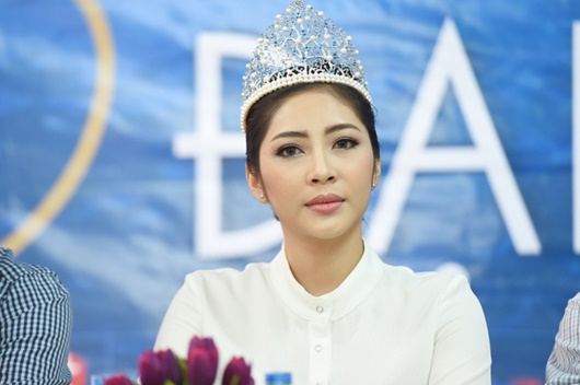 Hoa hậu Đại dương Đặng Thu Thảo hạ sinh hai quý tử đầu lòng