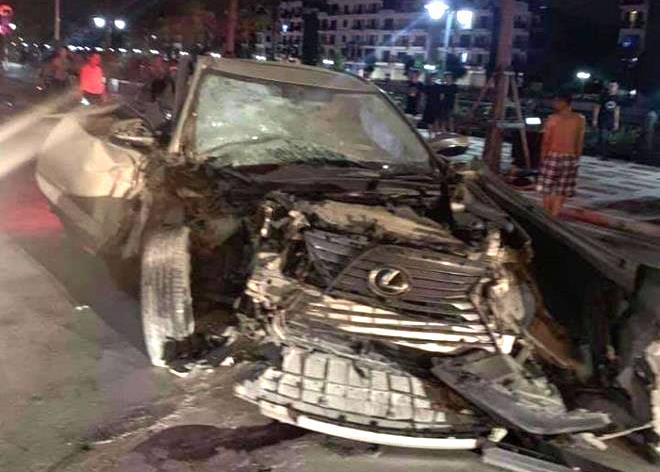 Xe Lexus gây tai nạn liên hoàn trên phố đi bộ Hải Phòng, một người tử vong
