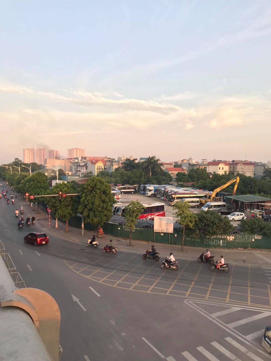 Long Biên: Hàng loạt bãi xe có dấu hiệu hoạt động không phép