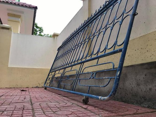 Nghệ An: Sập cổng trường, 1 học sinh bị thương
