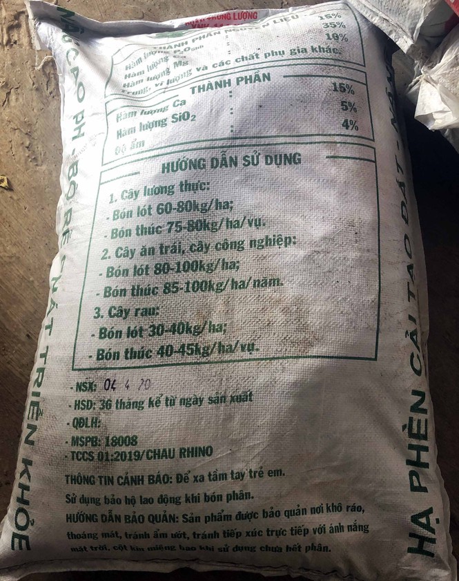 Lâm Đồng: Phát hiện 40 tấn phân bón giả sản xuất bằng đất và bột đá
