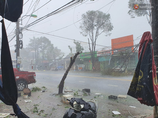 Quảng Ngãi: Đã có 2 người chết do ảnh hưởng của bão số 9