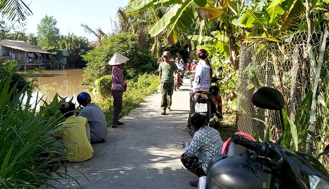 Phát hiện thi thể nam giới đang phân hủy trôi trên sông ở Tiền Giang