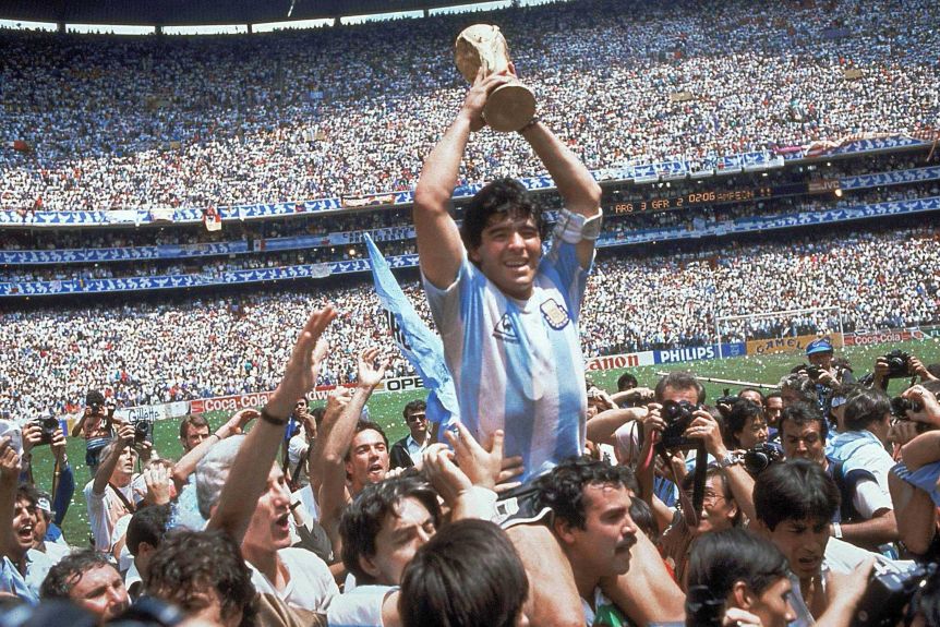 'Cậu bé vàng' Diego Maradona và sự nghiệp sáng chói, nhiều 'tì vết'