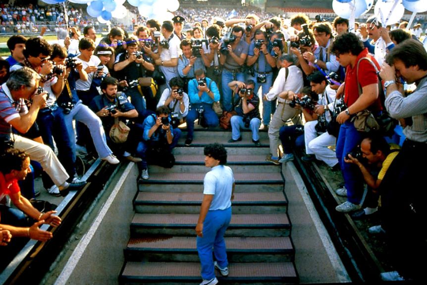 'Cậu bé vàng' Diego Maradona và sự nghiệp sáng chói, nhiều 'tì vết'