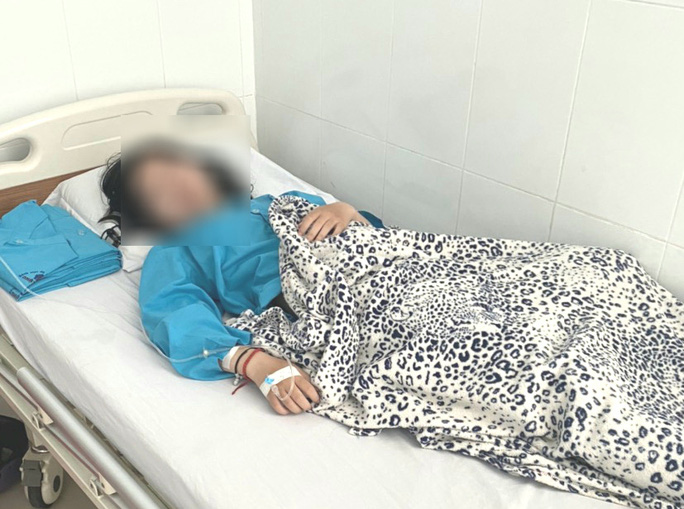 Nữ sinh tự tử ở An Giang: Những người lái đò đánh chìm khách qua sông