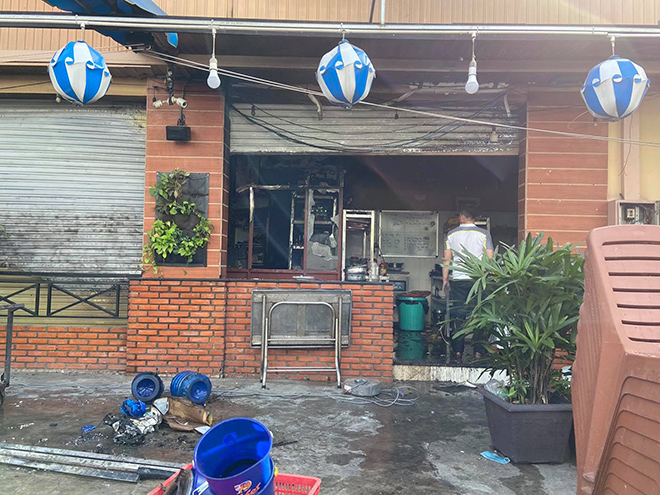Quán hải sản ở Sài Gòn bốc cháy sau tiếng nổ lớn