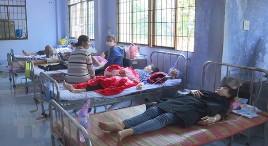 Trà Vinh: 60 công nhân nhập viện sau bữa trưa, nghi ngộ độc thực phẩm