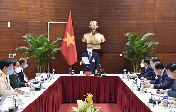 Thủ tướng họp khẩn về COVID-19 tại nơi tổ chức Đại hội Đảng