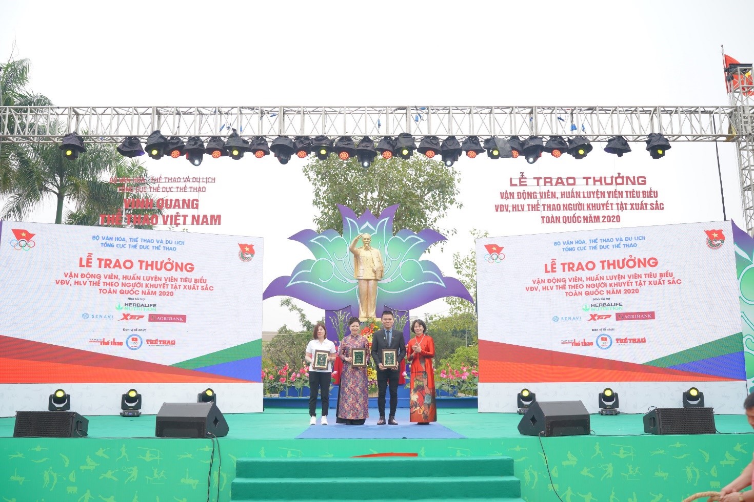 Herbalife Việt Nam đồng hành cùng Tổng Cục Thể Dục Thể Thao vinh danh VĐV, HLV tiêu biểu 2020 và tổ chức Ngày chạy Olympic vì sức khỏe toàn dân
