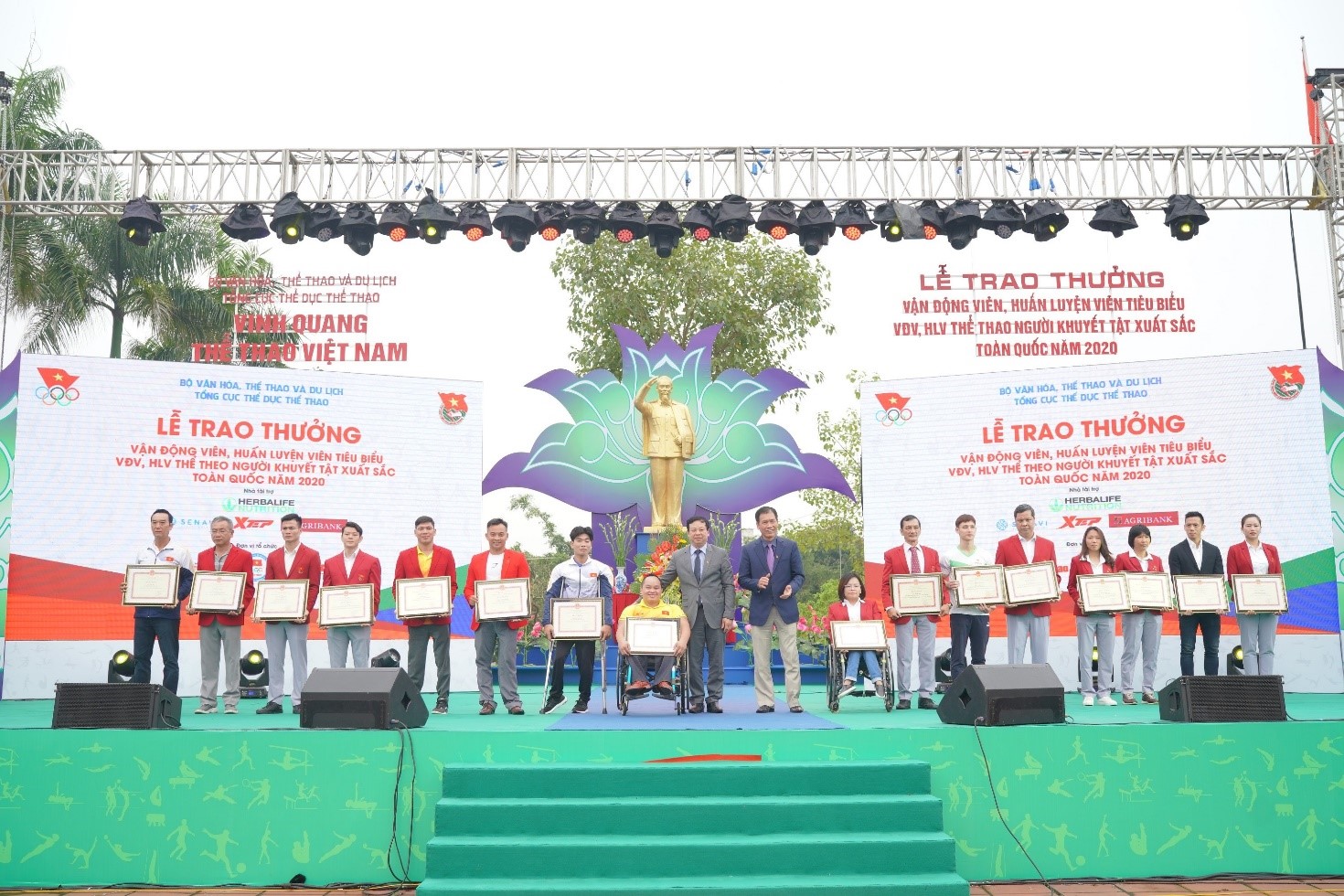 Herbalife Việt Nam đồng hành cùng Tổng Cục Thể Dục Thể Thao vinh danh VĐV, HLV tiêu biểu 2020 và tổ chức Ngày chạy Olympic vì sức khỏe toàn dân