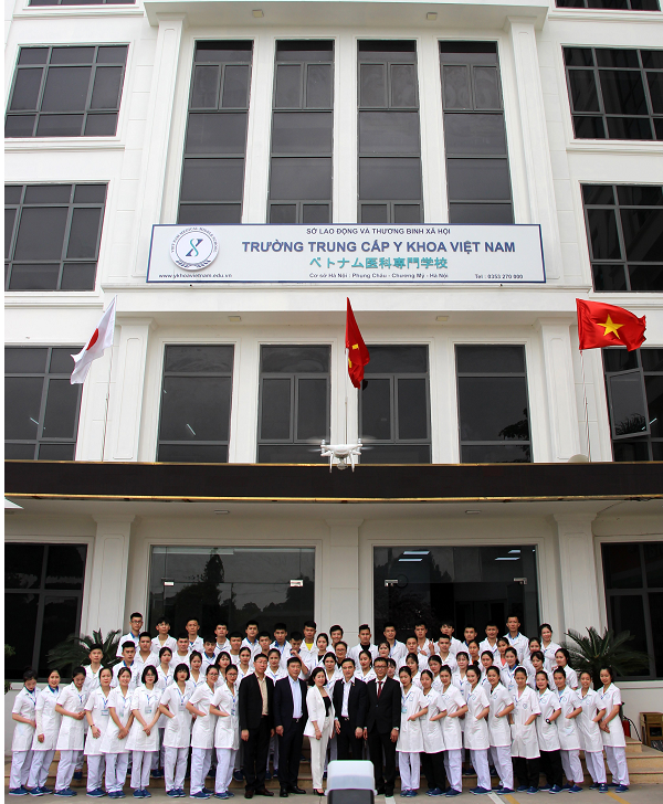 Trường trung cấp Y Khoa Việt Nam tuyển sinh năm 2021