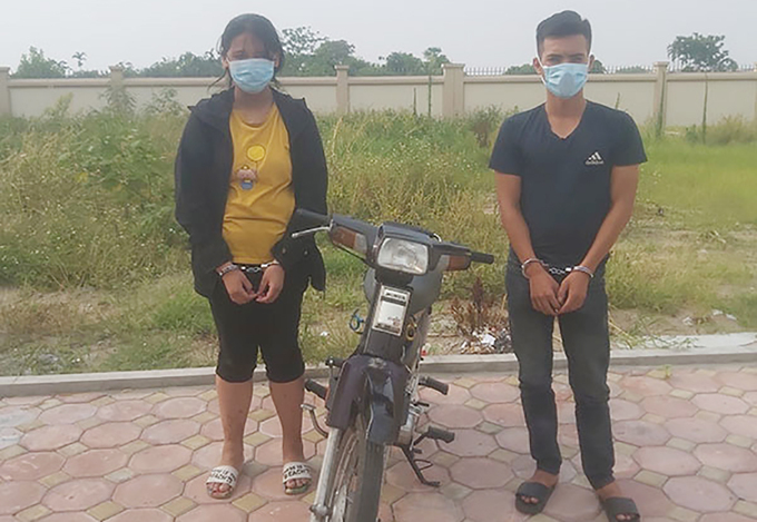 Hà Nội: Thiếu nữ 16 tuổi cùng bạn trai vật ngã tài xế xe ôm, cướp xe máy