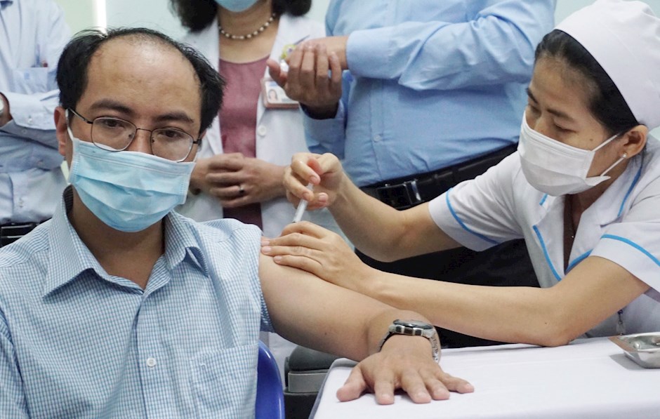 TPHCM huy động tổng lực thực hiện chiến dịch tiêm chủng 800.000 liều vaccine COVID-19