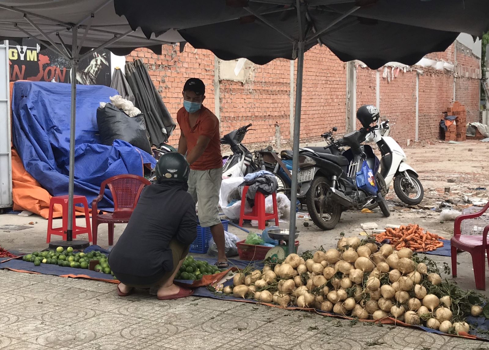 TP Hồ Chí Minh cấm tụ tập trên 3 người tại nơi công cộng và chợ tự phát